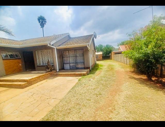 3 BEDROOM HOUSE FOR SALE IN VISAGIE PARK